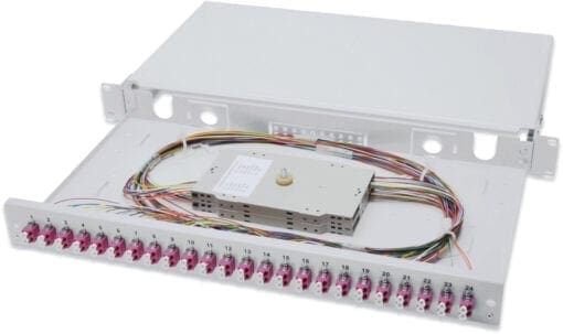 Spleißbox, 1U, Equipped 24xLC duplex,M25 Schraube,OM4, Adapter