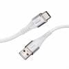 Erstaunliche Ladegeschwindigkeiten für iPhone und iPad Das USB-Kabel C315L von Intenso kombiniert Schnelligkeit, Langlebigkeit und Stil auf perfekte Weise. Dieses Kabel unterstützt die Schnellladung (PD 3.0) mit bis zu 27 Watt und sorgt dafür, dass deine Apple Geräte mit Lightning Anschluss schnell aufgeladen werden. Der verstärkte Knickschutz zwischen Stecker und Kabel garantiert zudem eine lange Lebensdauer. Das C315L USB-Kabel ist mit einer geflochtenen Nylonbeschichtung für außergewöhnliche Festigkeit ausgestattet. Die stylischen Stecker im Aluminiumdesign verleihen dem Lade- und Datenübertragungserlebnis einen Hauch von Eleganz.
