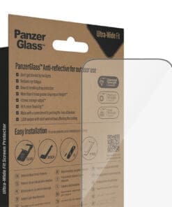 Mit dem PanzerGlass-Displayschutz mit entspiegeltem Glas kannst Du ab jetzt auch am Strand, auf der sonnengefluteten Terrasse oder bei künstlichem Licht einen klaren, blendfreien Blick auf Dein Smartphone genießen, denn Dank der innovativen Entspiegelungstechnologie werden einfallende Lichtstrahlen weitgehend unsichtbar reflektiert. Das Schutzglas bewahrt das Display zuverlässig vor ärgerlichen Rissen, Kratzern oder Brüchen, wenn das Smartphone mal gegen harte Kanten stößt oder auf den Boden fällt. Die speziell beschichtete Oberfläche hat einen antibakteriellen Effekt und eliminiert bis zu 99,99% der häufigsten Oberflächenbakterien. Sie weist außerdem Schmutz und Staub ab und reduziert störende Fingerabdrücke. Das Ultra-Wide Fit-Modell deckt die gesamte Vorderseite des Smartphones ab und gewährt Dir einen kristallkaren, vollständigen Blick auf das Display. Es lässt dabei genügend Platz für eine passende Schutzhülle und wird in einer FSC-zertifizierten Verpackung geliefert, die wiederverwertet werden kann.