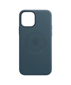 Das Leder Case mit MagSafe wurde von Apple speziell für dein iPhone 12 mini entwickelt. Es schützt genauso gut, wie es aussieht.<br>Aus speziell gegerbtem, veredeltem Leder hergestellt, fühlt sich die Außenseite weich an und bekommt mit der Zeit eine natürliche Patina. Das Case dockt schnell und genau richtig an. Es passt perfekt über dein iPhone und bewahrt seine dünne Form.<br>Mit integrierten Magneten, die sich perfekt am iPhone 12 mini ausrichten, lässt sich das Case fast schon magisch befestigen und abnehmen. Die perfekt ausgerichteten Magnete machen kabelloses Laden schneller und einfacher als je zuvor. Lass dein iPhone beim Laden einfach im Case und docke dein MagSafe Ladegerät an oder leg es auf dein Qi zertifiziertes Ladegerät.